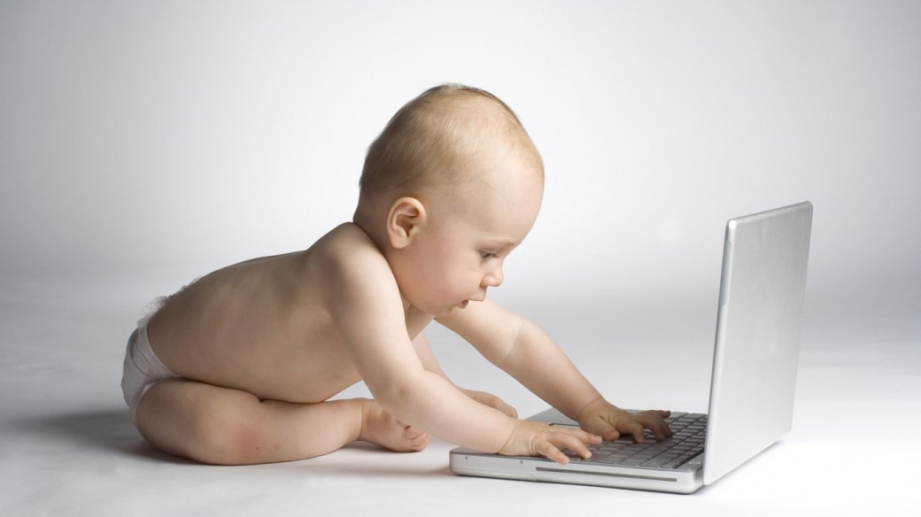 Cute-Baby-Learning-With-Laptop-Computer-768x1366